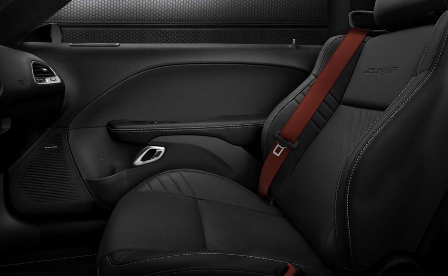  Dodge Challenger SRT 2015 года  (фото 27 из 79)